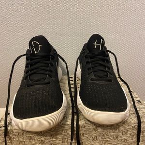 Nike Women’s Hyperdunk 2017; US size 9 *gently used*